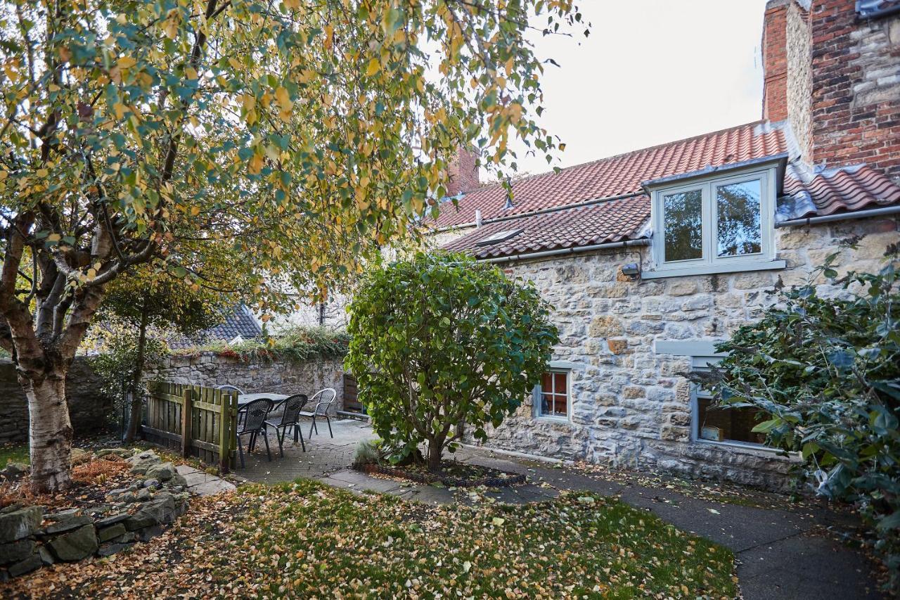 Host & Stay - Hall Garth Пикъринг Екстериор снимка